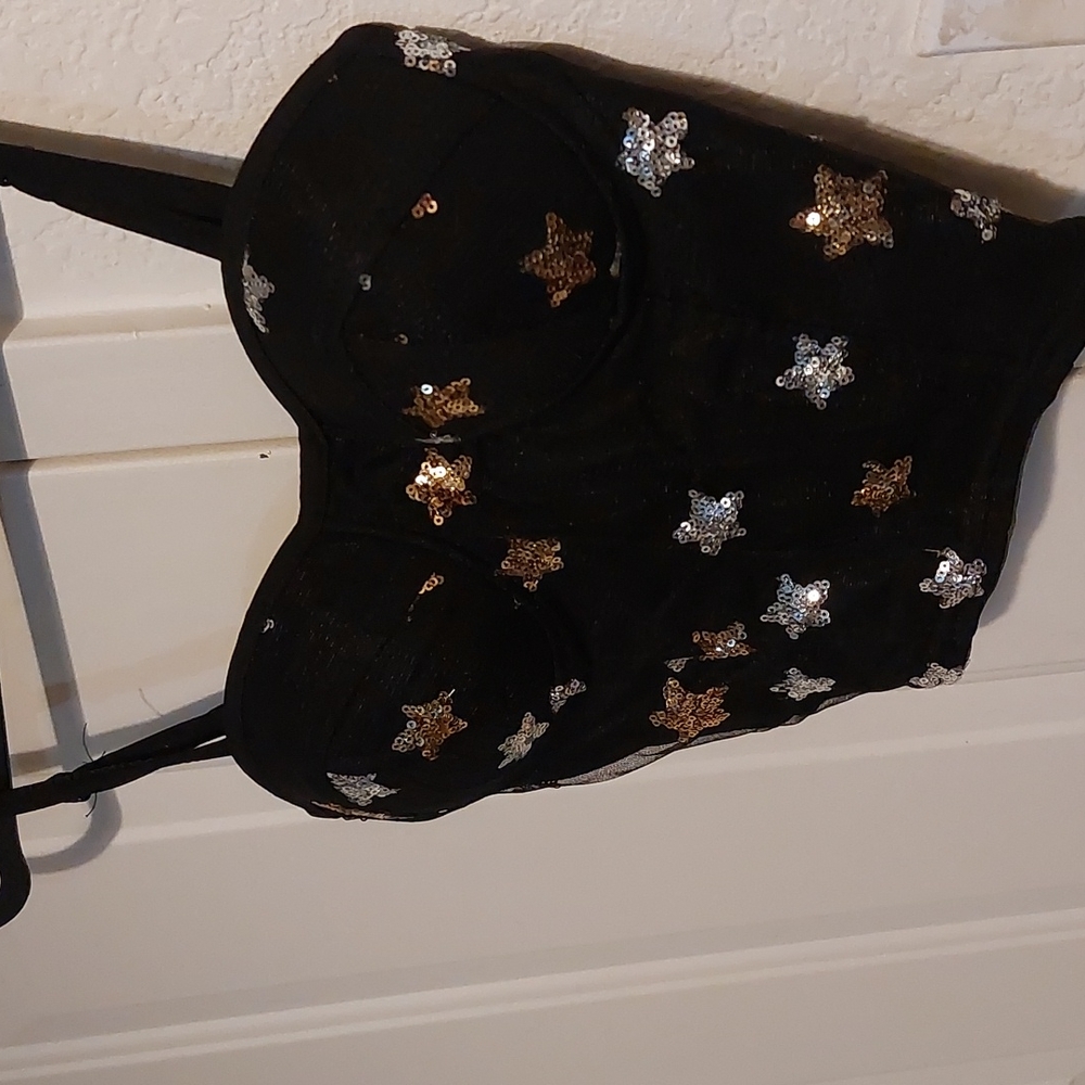 Crop tops Black and white with stars